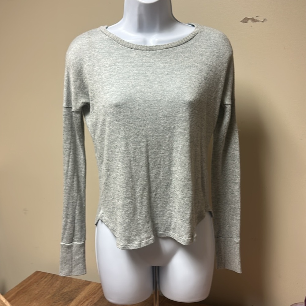 Planet Gold XS Gray Long Sleeve Lightweight Top